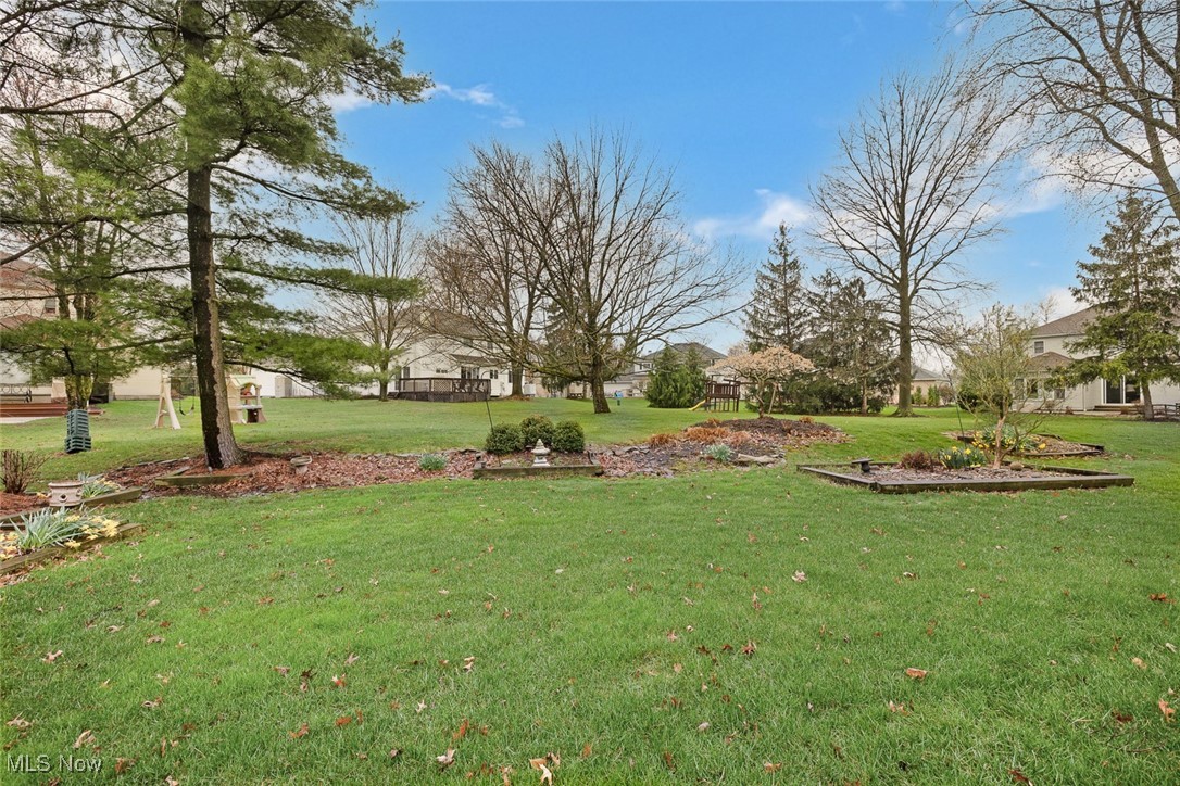17485 Lexington Lane, Strongsville, Ohio image 32