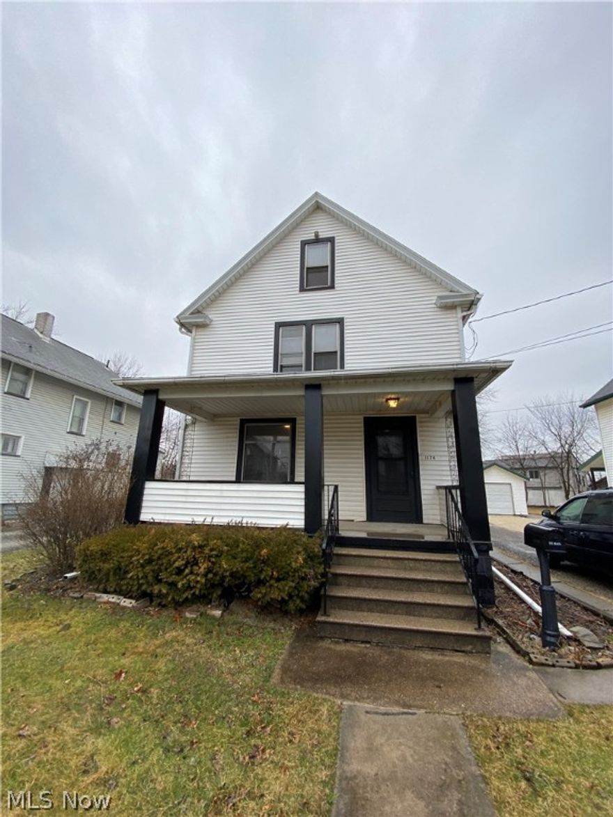 Located in Warren is this 3 Bedroom/1 Bath house.  Living room, kitchen, full unfinished basement with washer and dryer connections and a 1 car detached garage.  Monthly rent is $650.00 plus the tenant pays all utilities.  Full deposit and first months rent is required.  No smoking, no pets and no Section 8.