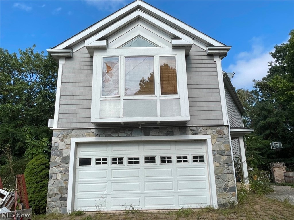 19130 Beach Cliff Boulevard, Rocky River, Ohio image 1