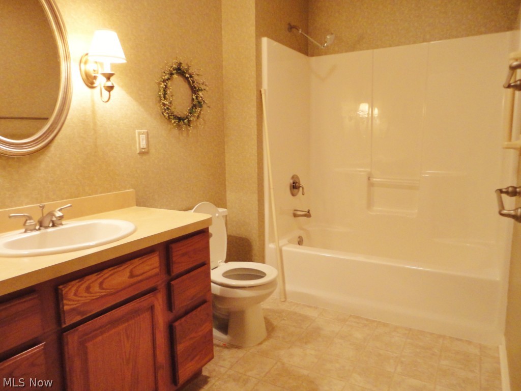 Abbe Glen Condo - Residential