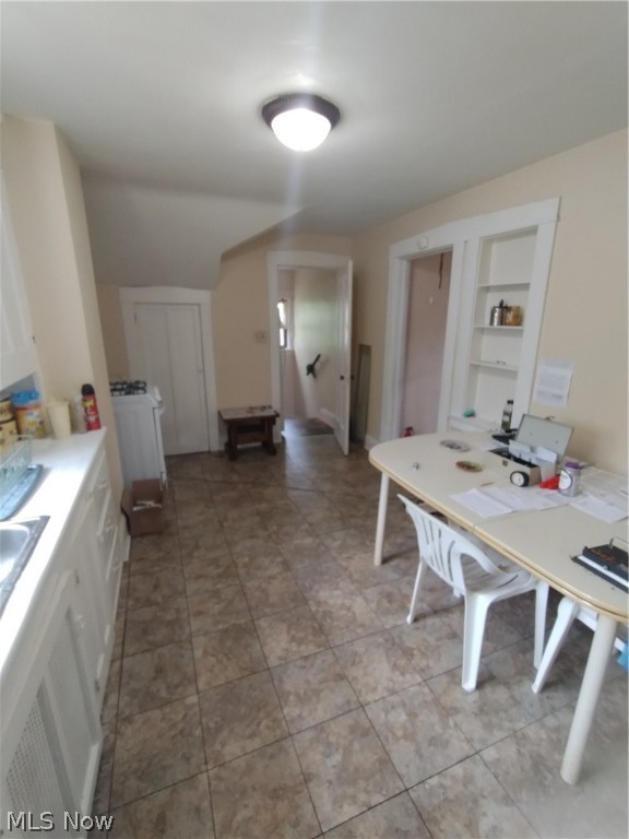 City/Youngstown - Residential Income