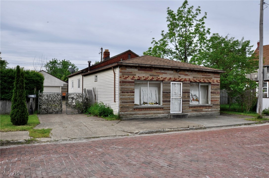 12909 Firsby Avenue, Cleveland, Ohio image 2