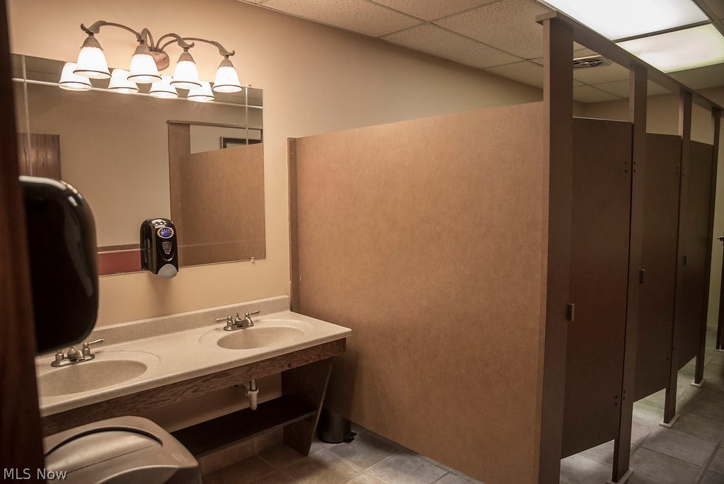 Carpenter Estates - Commercial Lease