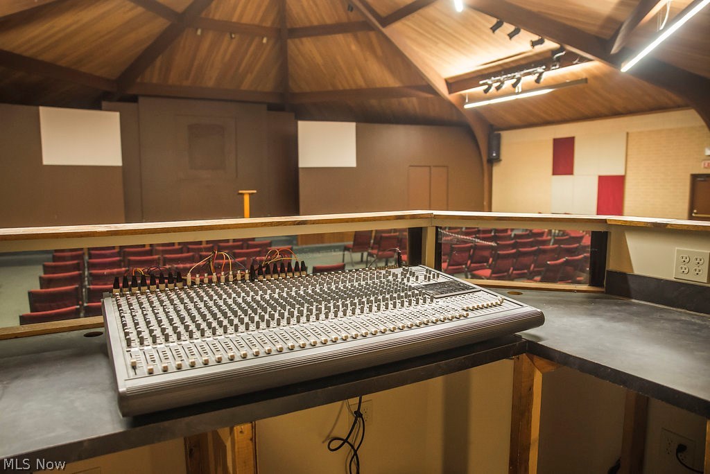 Carpenter Estates - Commercial Lease