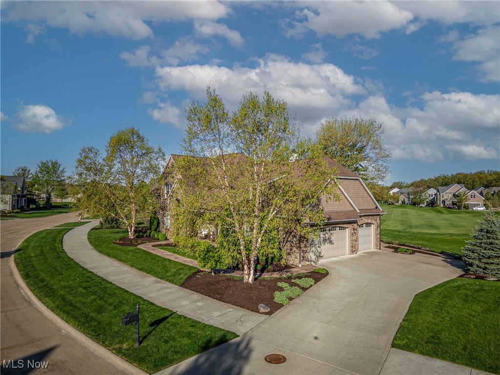 4128 Saint Theresa Boulevard, Avon, Ohio image 2