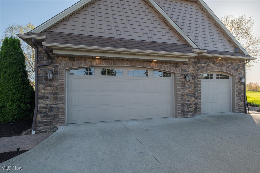 4128 Saint Theresa Boulevard, Avon, Ohio image 34