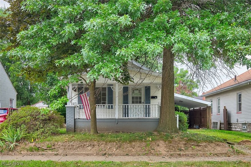 2 bedroom 1 bathroom ranch on a cute street in Ellet. Hardwood floors ready for refinishing. Nice sized kitchen and dining area. Needs some cosmetic updates and is priced accordingly. Updated HVAC, windows, vinyl siding. Nice front and back porches to enjoy. Carport and fenced yard. Immediate possession.