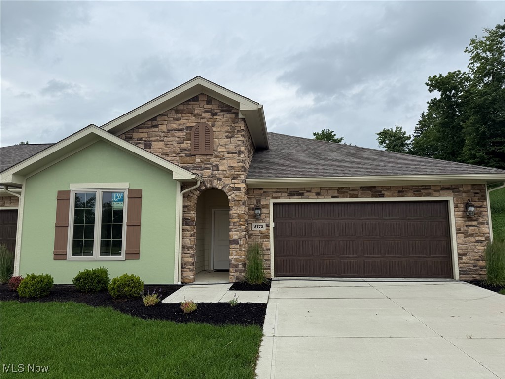 2172 Via Luna Circle #16, Massillon, Ohio image 2