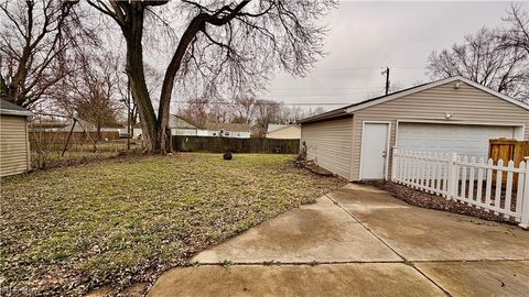Tiny photo for 2215 Willowrow Avenue NE, Canton, OH 44705 (MLS # 5190822)