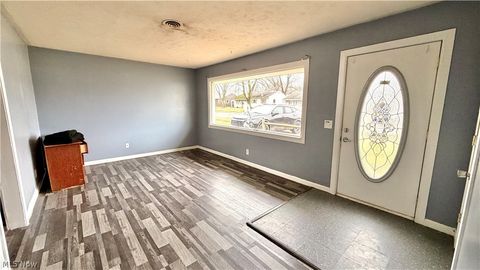 Tiny photo for 2215 Willowrow Avenue NE, Canton, OH 44705 (MLS # 5190822)