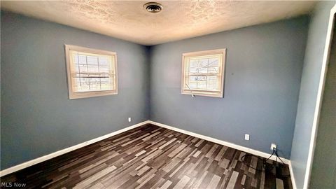 Tiny photo for 2215 Willowrow Avenue NE, Canton, OH 44705 (MLS # 5190822)