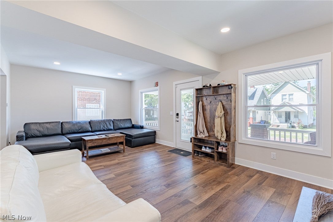 3297 W 127th Street