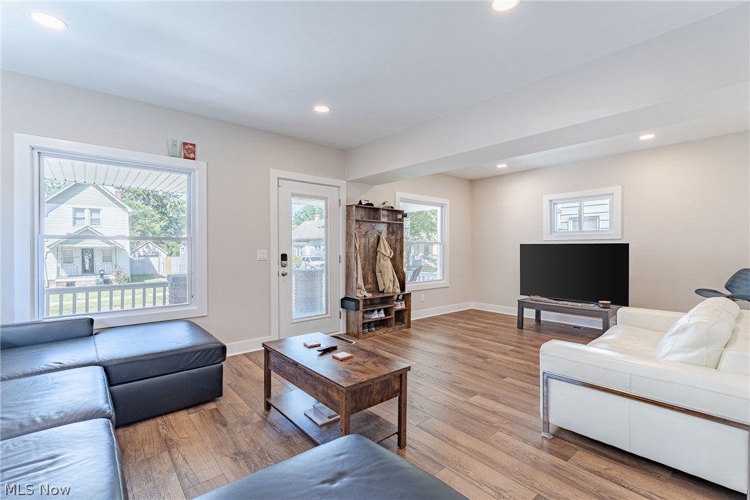 3297 W 127th Street