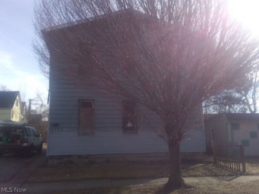 This spacious 5 bed, 3 bath colonial style home is located in Cleveland, OH. The home features spacious bedrooms and hardwood
floors. In need of updates and repairs before move in ready, once completed this will make a nice home.