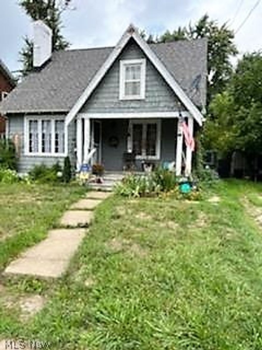 Investors! Great opportunity for a first investment property or an addition to any portfolio! This is a three-bedroom, one full bath Bungalow home. All mechanics have been updated in the last 5-10 years. Roof is a year old. Close to highway and shopping.