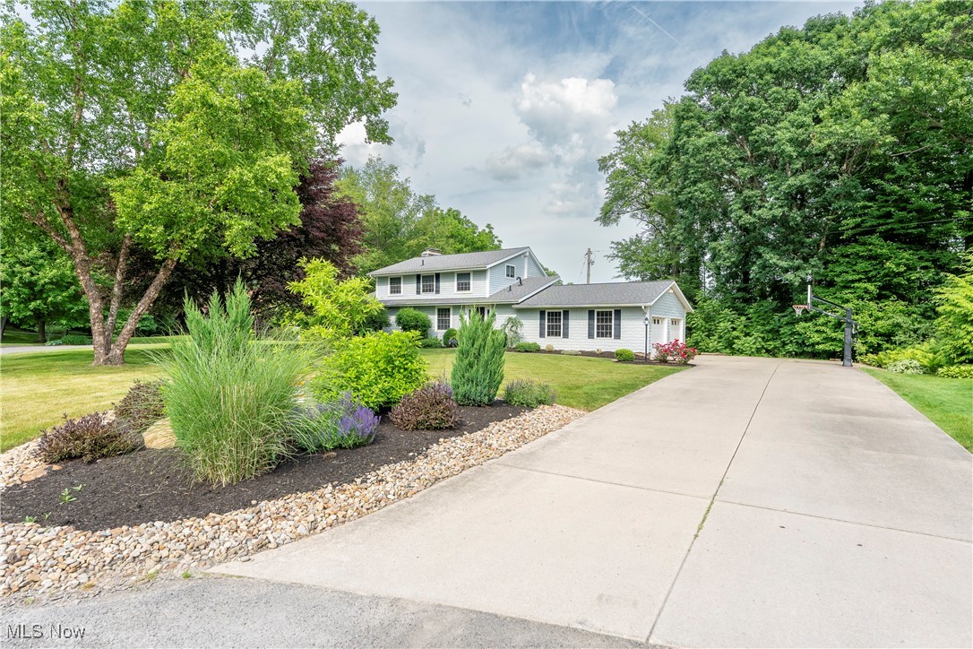 2 West Drive, Hartville, Ohio image 2