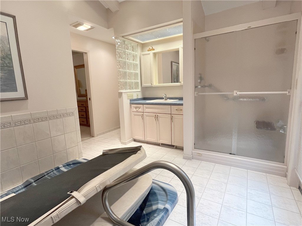 22576 Peach Tree Lane, Rocky River, Ohio image 18