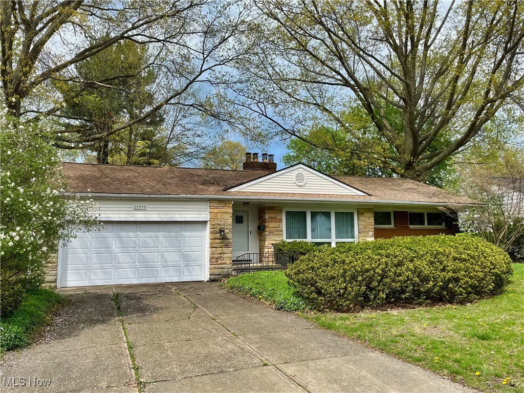 22576 Peach Tree Lane, Rocky River, Ohio image 1