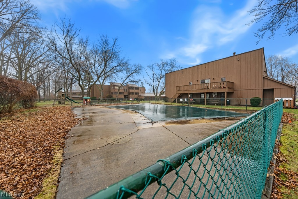 Smugglers Cove Condo 01 - Residential