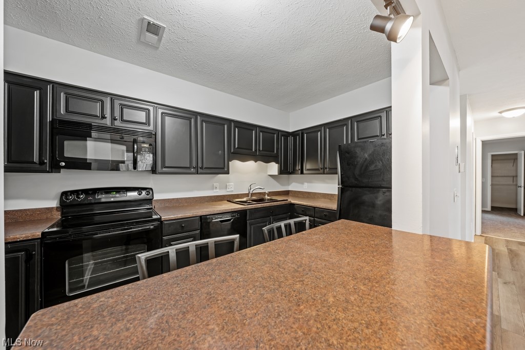 Smugglers Cove Condo 01 - Residential