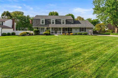 Homes For Sale - 175 Crestview Drive<br/> Elyria, OH 44035