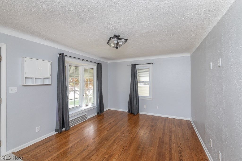 Photo of 8324 Chesterfield Avenue, Parma, OH 44129 (MLS # 5204312)