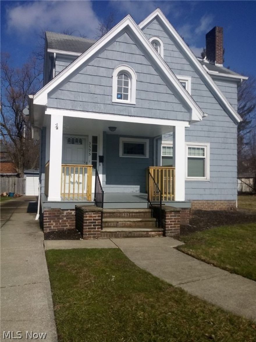 Get the best of two worlds: Nice neighborhood and close proximity to downtown. This big solid colonial is  priced to sell fast. Kitchen with granite counter tops and matching appliances. Gorgeous hardwood floor in the main level and new carpet in the bedrooms and basement. Fully finished basement and attic provide a plenty of additional living or recreational space. .Clear POS report. Adjacent land lot belongs to the city and can be purchased very cheap