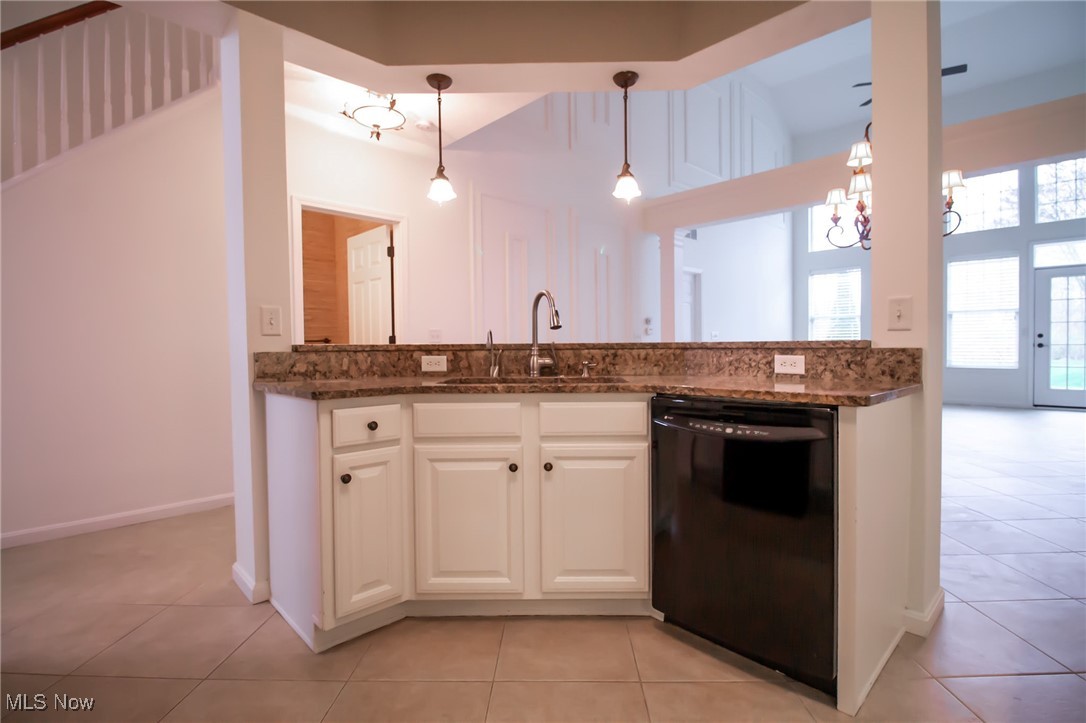 507 Vintage Point, Avon Lake, Ohio image 13