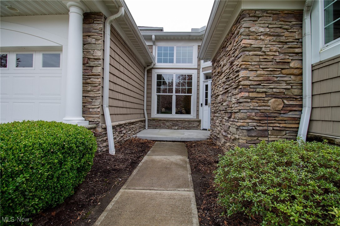 507 Vintage Point, Avon Lake, Ohio image 3