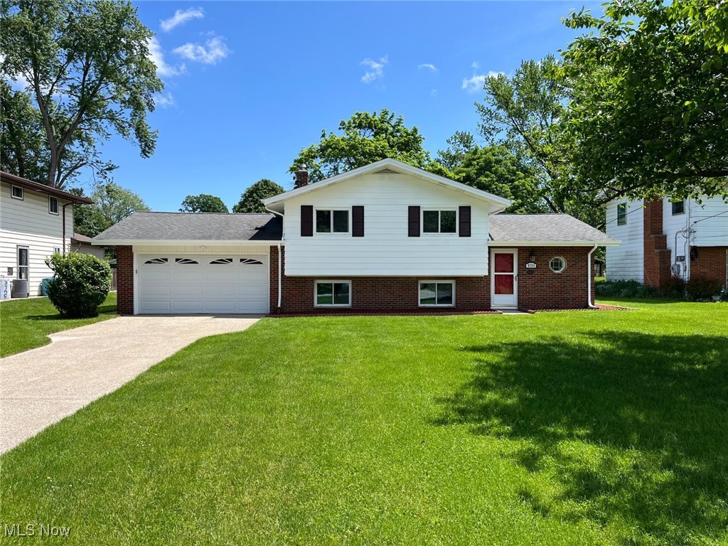 5135 Berkshire Drive, North Olmsted, Ohio image 1