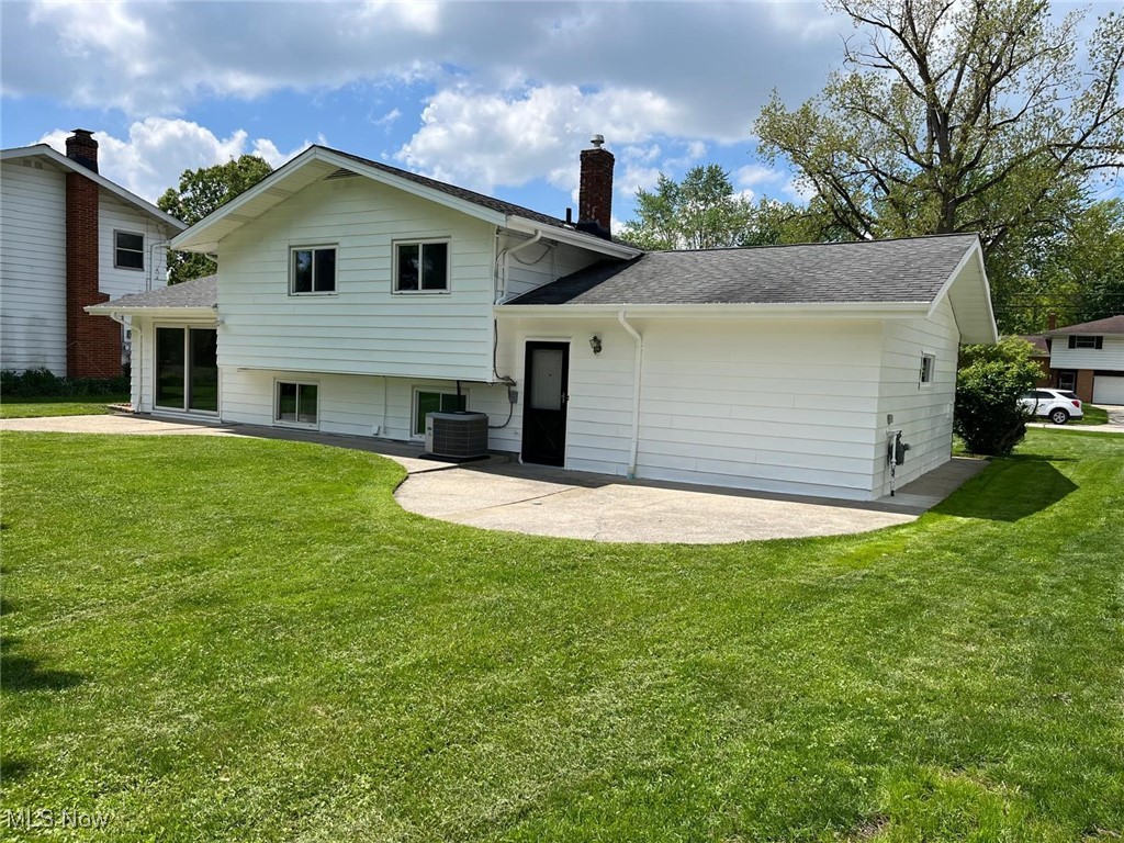 5135 Berkshire Drive, North Olmsted, Ohio image 11