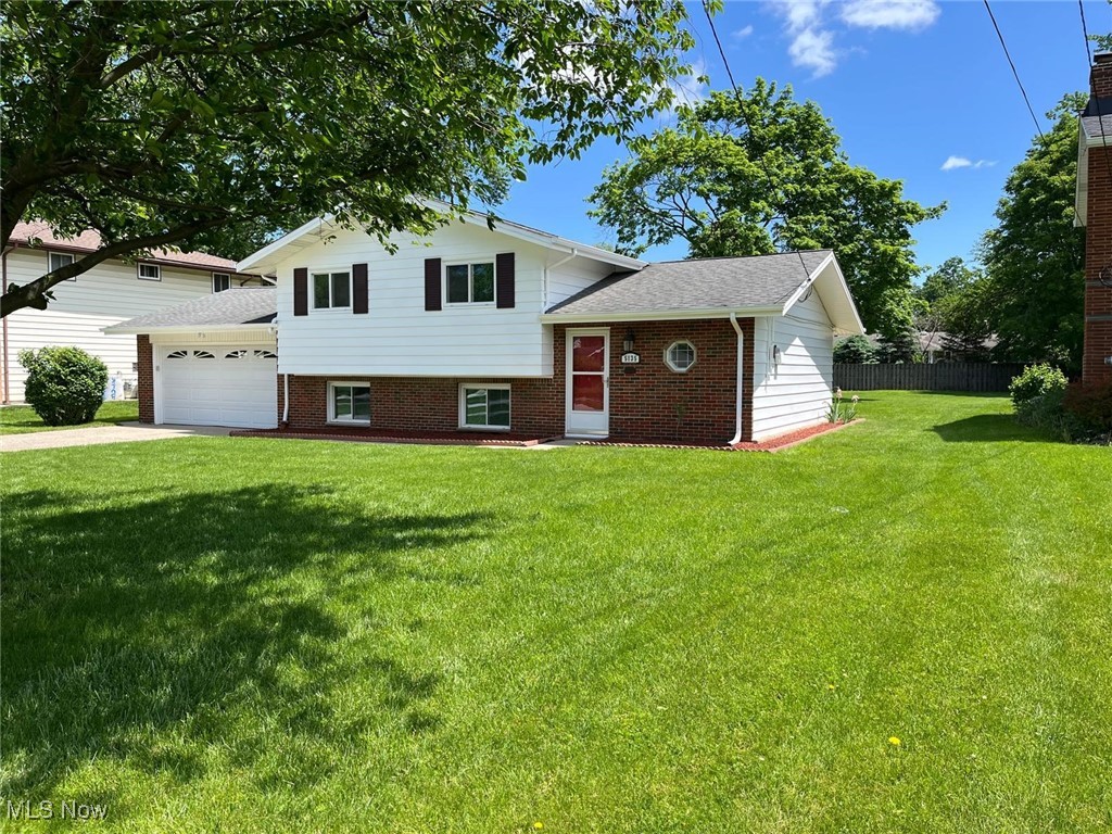 5135 Berkshire Drive, North Olmsted, Ohio image 4