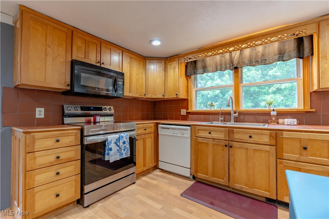 3796 Sweitzer Street, Uniontown, Ohio image 13