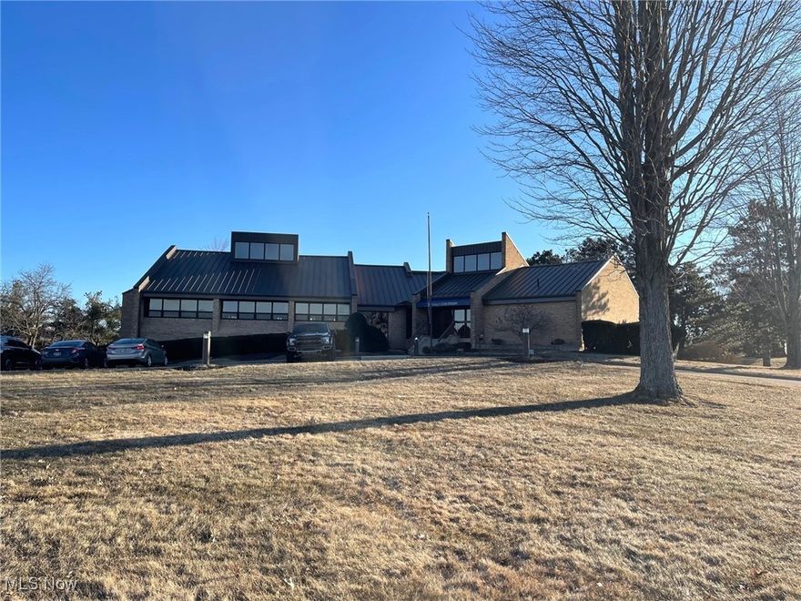 There are three rooms available for lease in this building. They range in size from 154 sf-308 sf and lease for $600-$700 a month. NNN included. Tenant shares spacious lunch room space and restrooms. Plenty of parking.