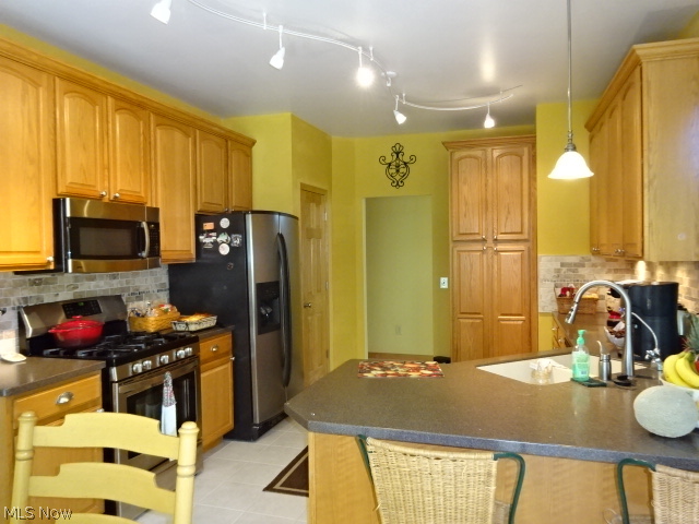 Emerald Lakes - Residential