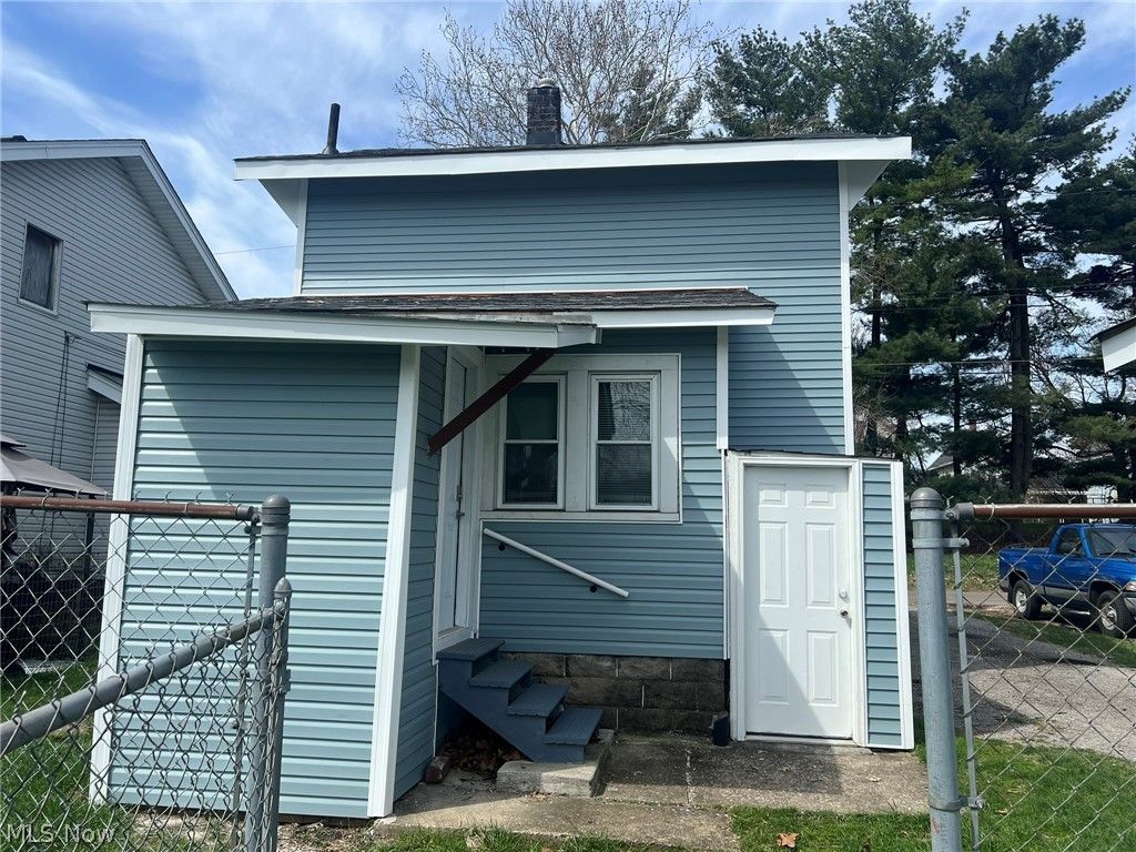 Photo of 1356 Margaret Avenue SW, Canton, OH 44706 (MLS # 5191899)