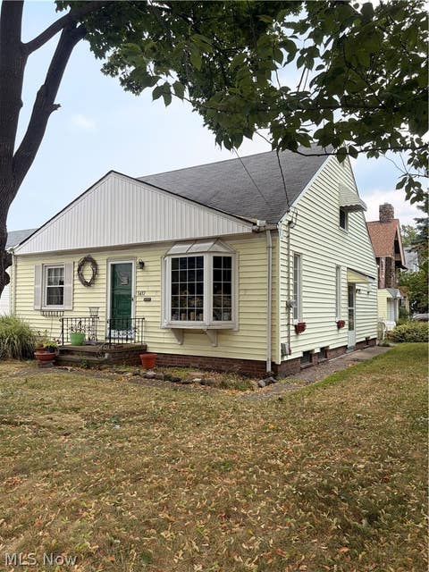 Homes For Sale - 1437 Elbur Avenue<br/> Lakewood, OH 44107