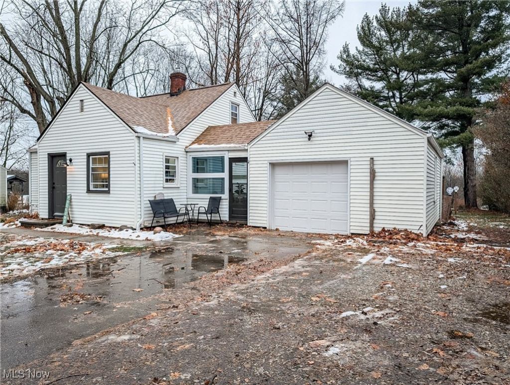 Photo of 1872 Pickle Road, Akron, OH 44312 (MLS # 5176346)