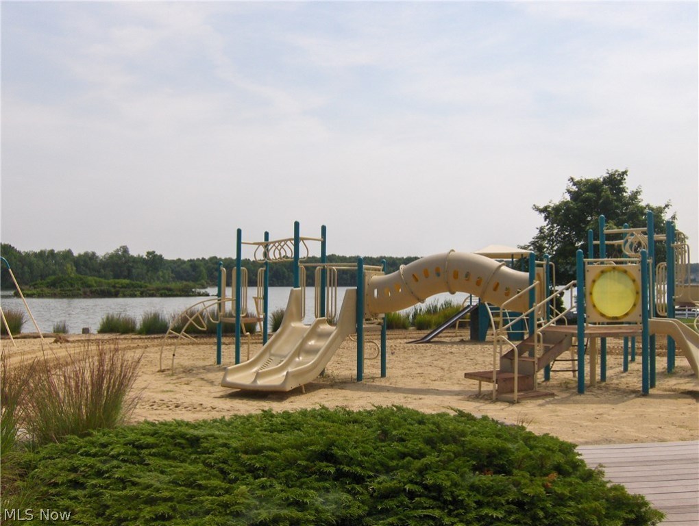 Aurora Shores - Residential