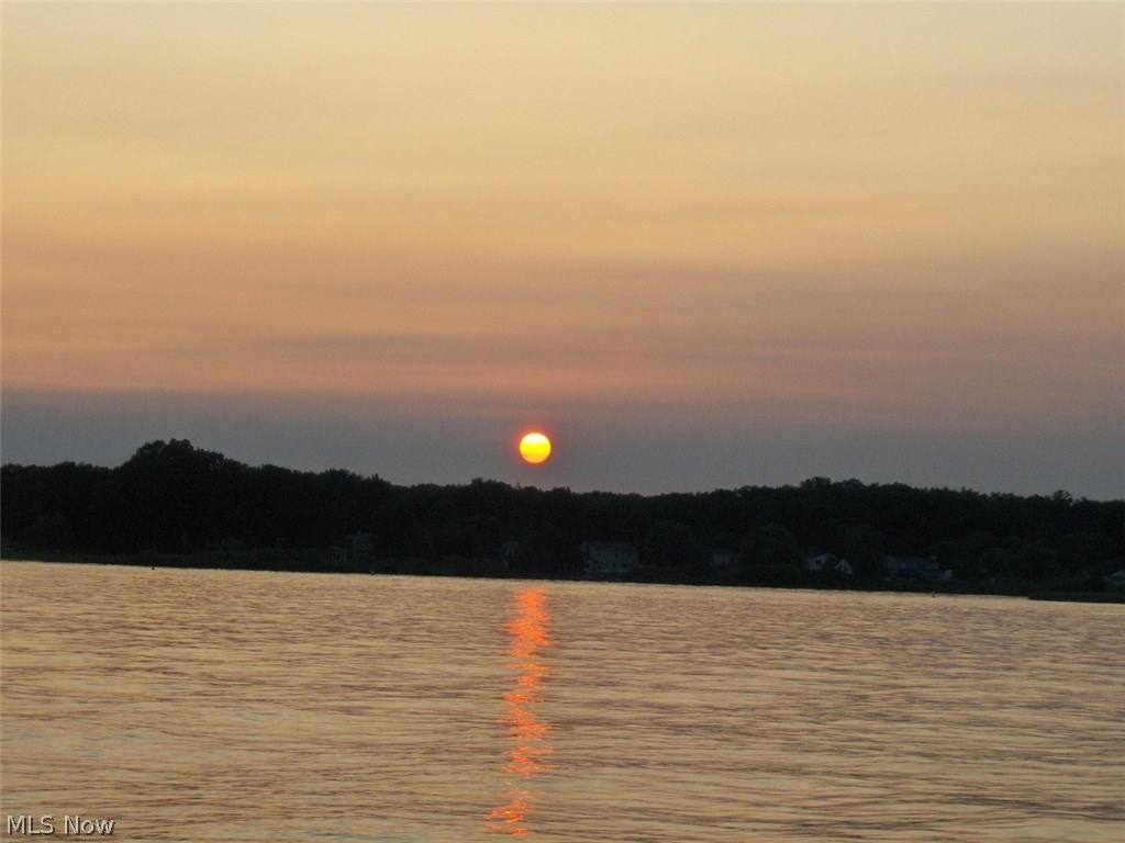 Aurora Shores - Residential