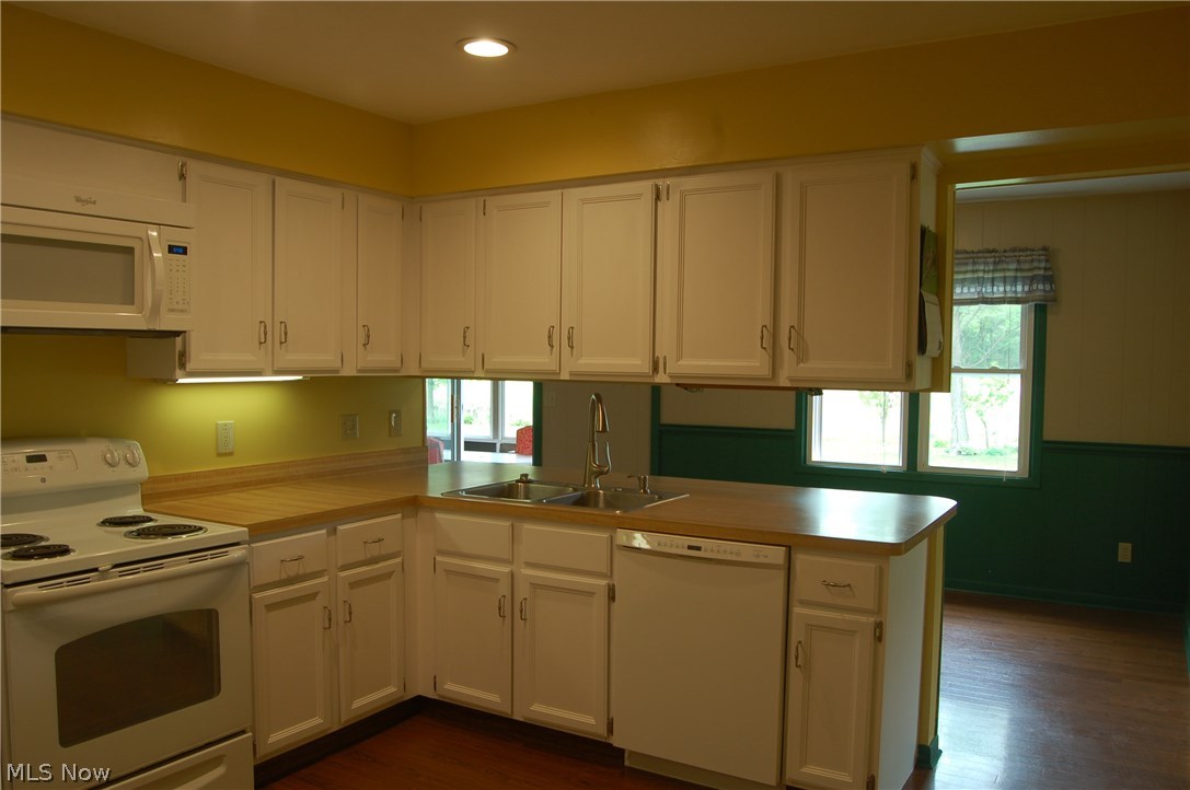 Aurora Shores - Residential