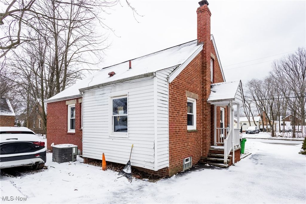 Photo of 355 E 257th Street, Euclid, OH 44132 (MLS # 5177447)