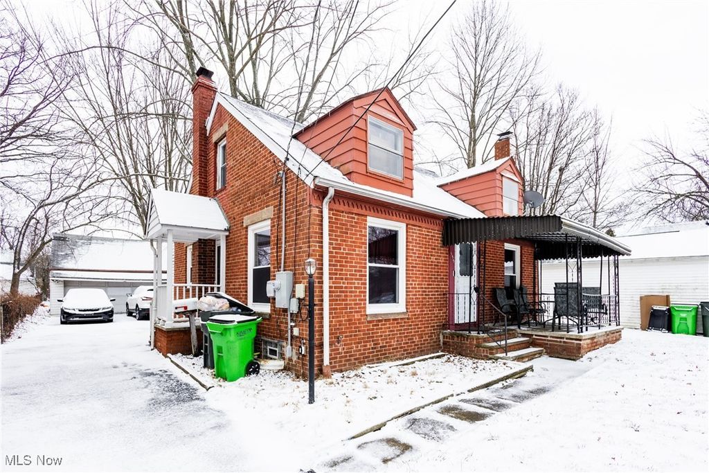 Photo of 355 E 257th Street, Euclid, OH 44132 (MLS # 5177447)