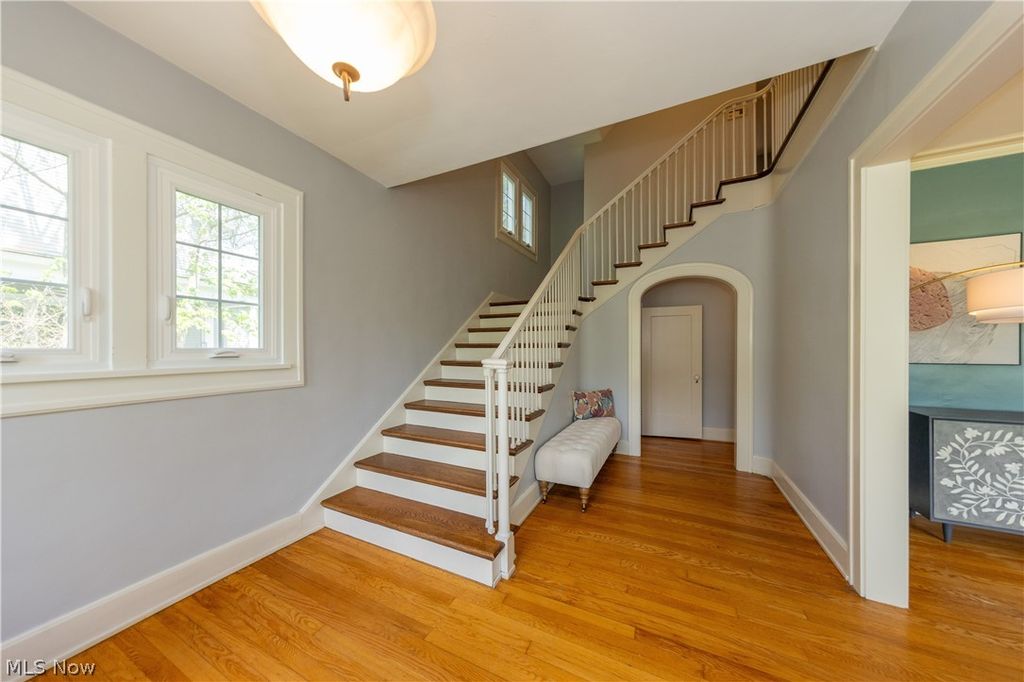 Photo of 2637 Wellington Road, Cleveland Heights, OH 44118 (MLS # 5199320)