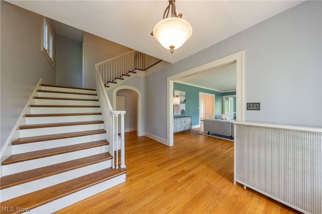 Photo of 2637 Wellington Road, Cleveland Heights, OH 44118 (MLS # 5199320)