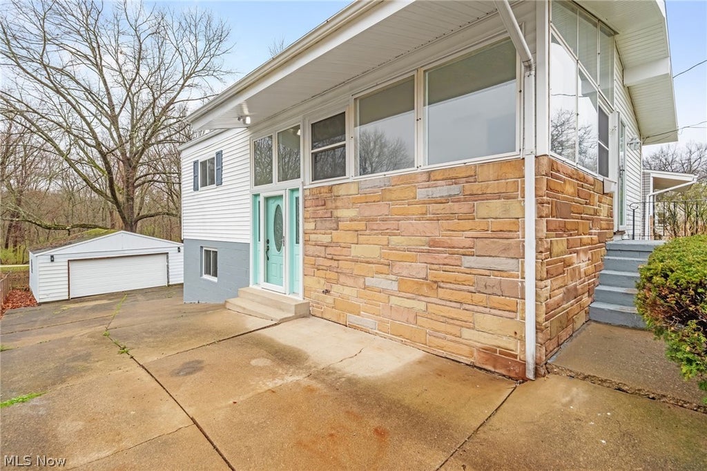 Photo of 1332 Carnegie Avenue, Akron, OH 44314 (MLS # 5216761)