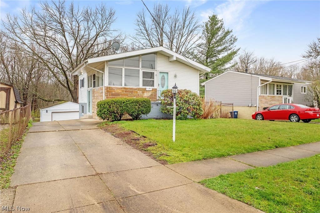Photo of 1332 Carnegie Avenue, Akron, OH 44314 (MLS # 5216761)