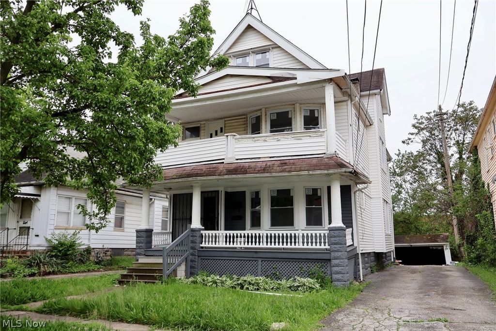 Photo of 13302 Beachwood Avenue, Cleveland, OH 44105 (MLS # 5211968)