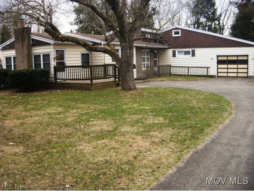 Nice one floor plan-level corner lot with mature trees-2 fire places-appears to have hardwood floors under carpet.  Elem: Phillips Elementary School  Elem/Bus: Y  JrHigh: Marietta Middle School School  JrHigh/Bus: Y  High: Marietta High School  High/Bus: Y  Fire: VOL  Police: SHF  PossFreeGas: N  ;SQFT=Fin L1:1559, Fin Above:1559, Fin Total:1559, Unfin Above:0, Unfin Total:Y;GAR= 1 Car Carport