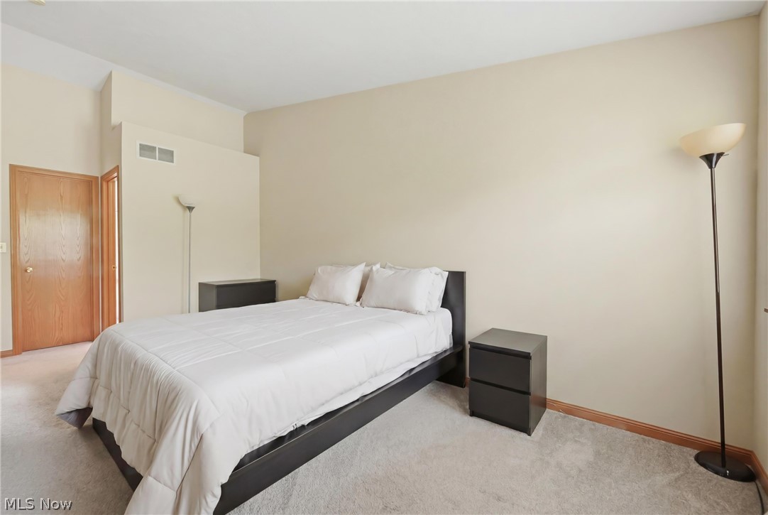Huntington Rdg Condos - Residential